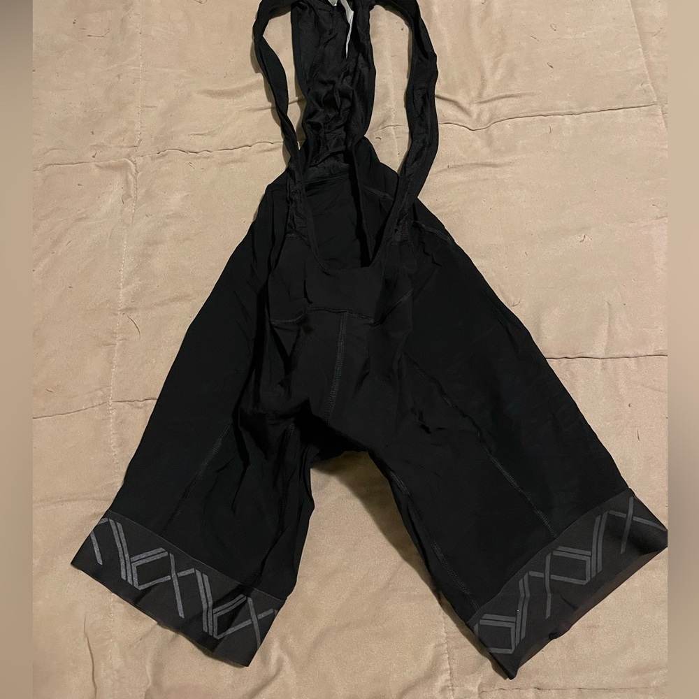 Lululemon Three Peaks Bib Shorts Size Large